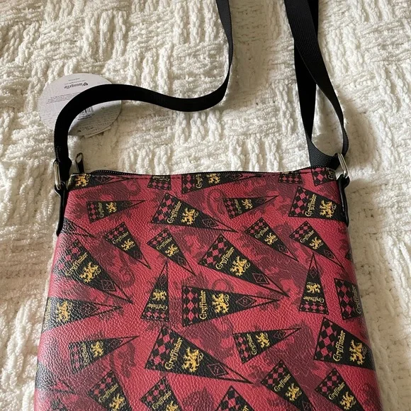 Loungefly Red and Black Pennant Crossbody Bag - Picture 3 of 4